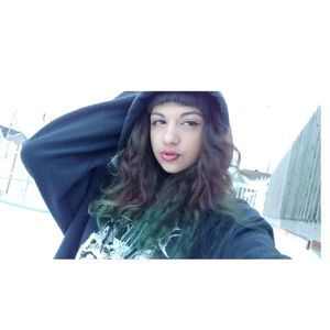 Meet your Posher, Annastasia